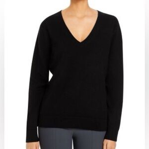 VINCE Weekend V Neck Cashmere sweater. Black. Womens Small. Only $50